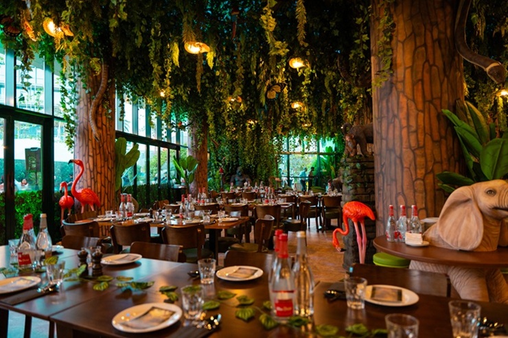 Explore The Green Planet™ Dubai’s New Rainforest Restaurant, JNGL restaurant