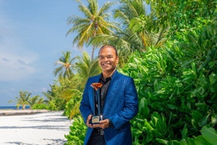 Masdhooq Saeed Named Best General Manager at World GM Awards 2025 Sun Siyam