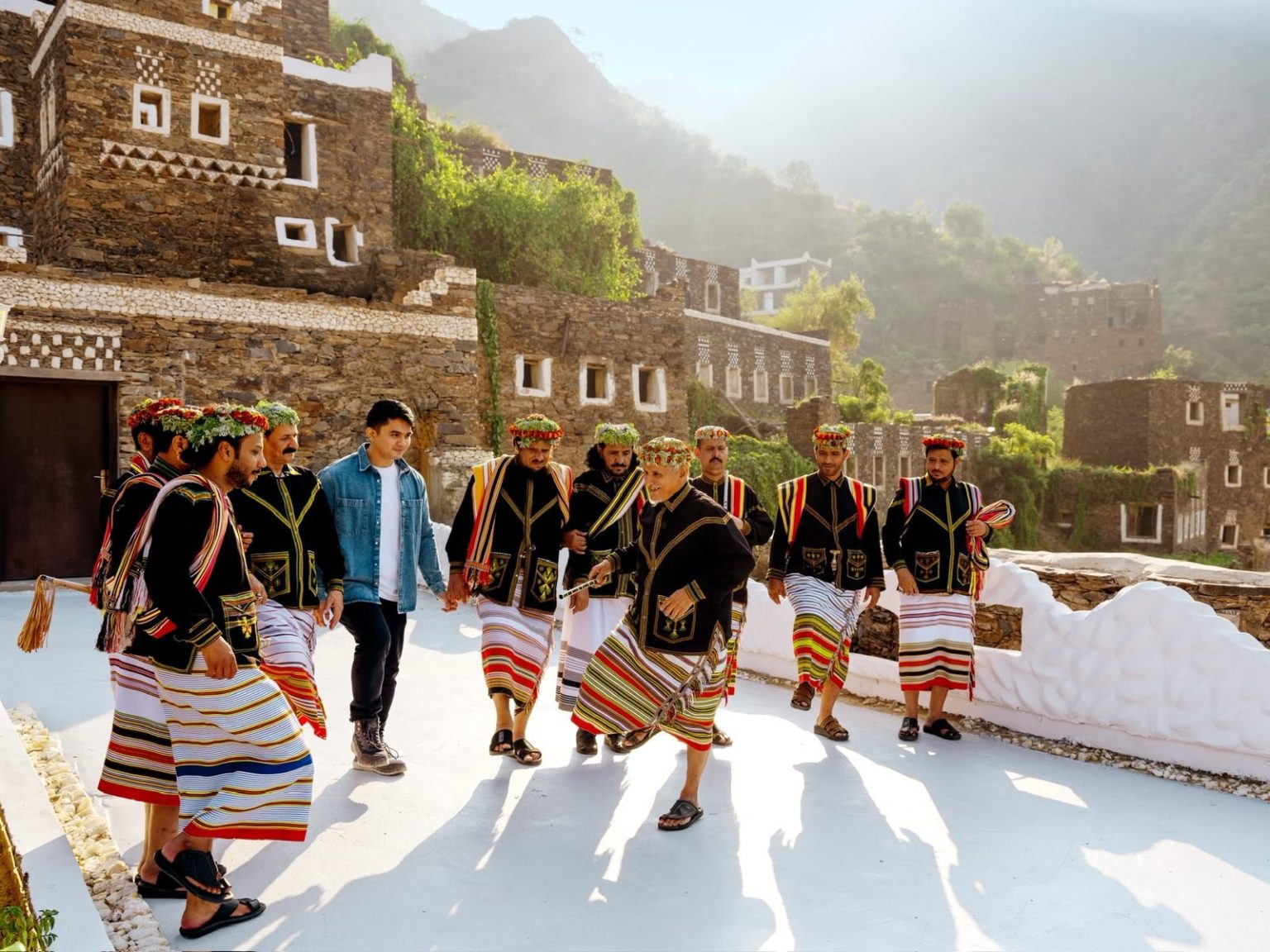 Rijal Almaa Travel Guide: Spend a Perfect Day Amid History & Nature Rijal Almaa Travel Guide