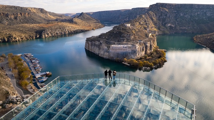 Türkiye hosts over 25 million international visitors in the first half of the year Türkiye